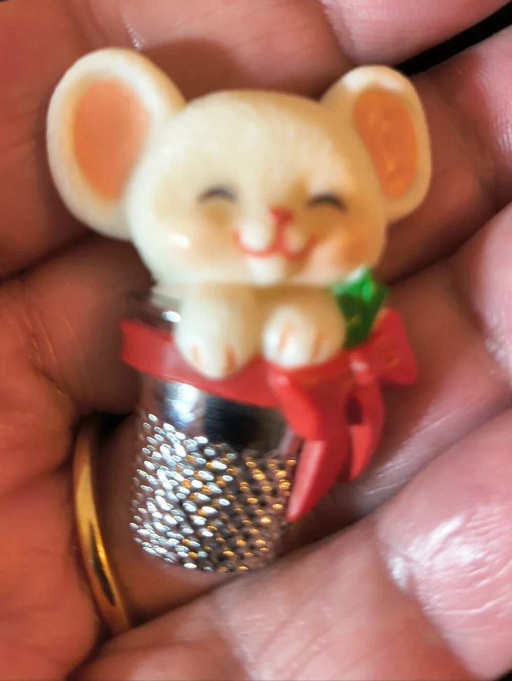 Vintage 1983 Hallmark Christmas Mouse Brooch Mouse in Thimble Holiday Pin